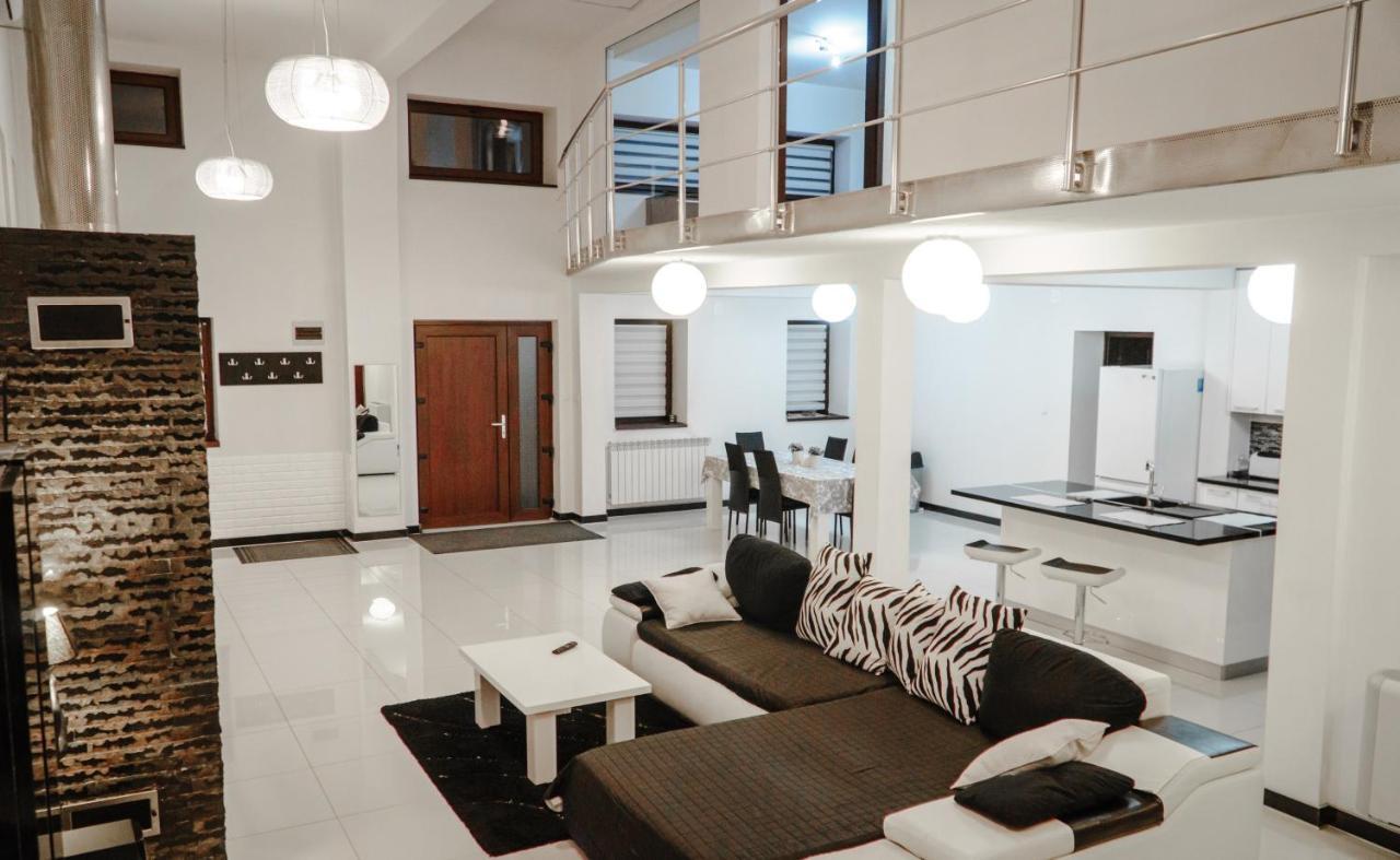 Vila Carolina Apulum Villa อัลบายูเลีย ภายนอก รูปภาพ