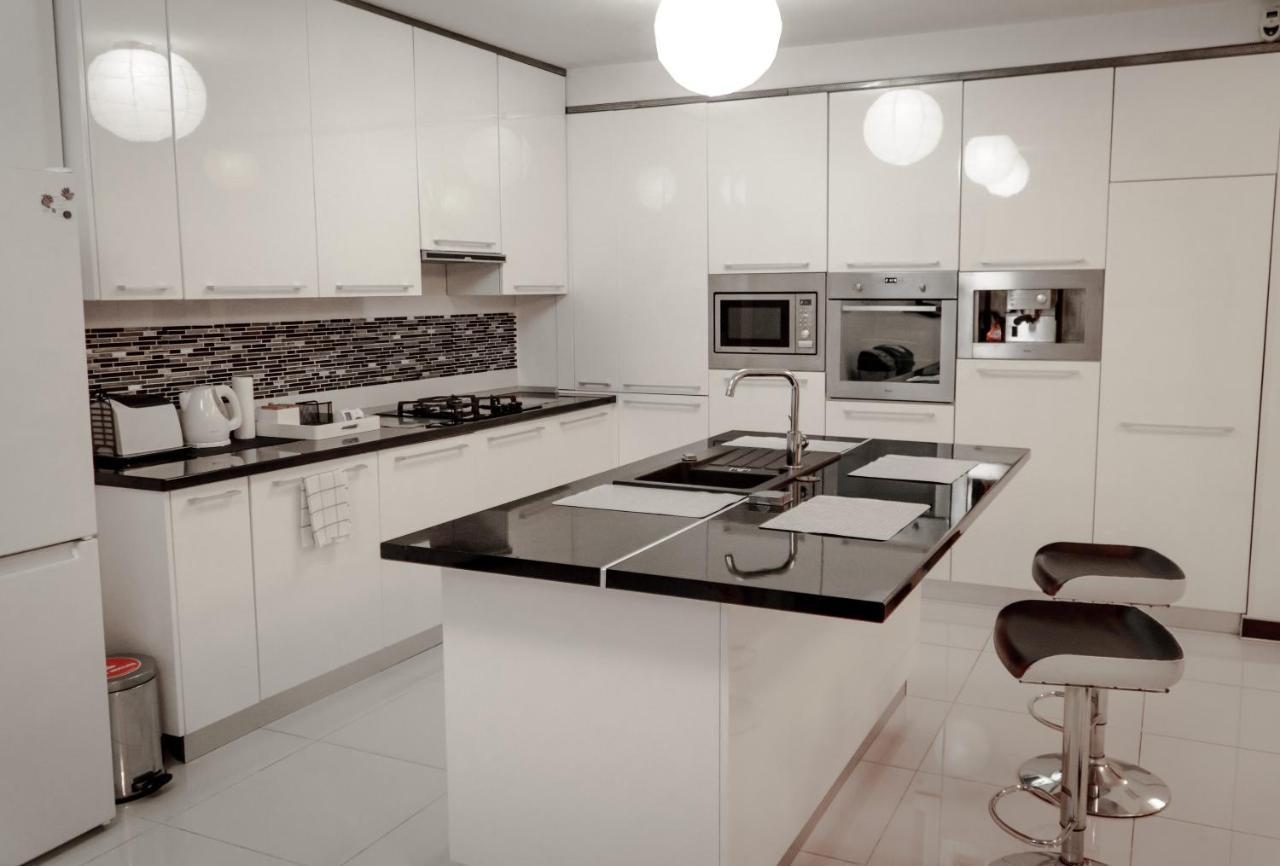 Vila Carolina Apulum Villa อัลบายูเลีย ภายนอก รูปภาพ