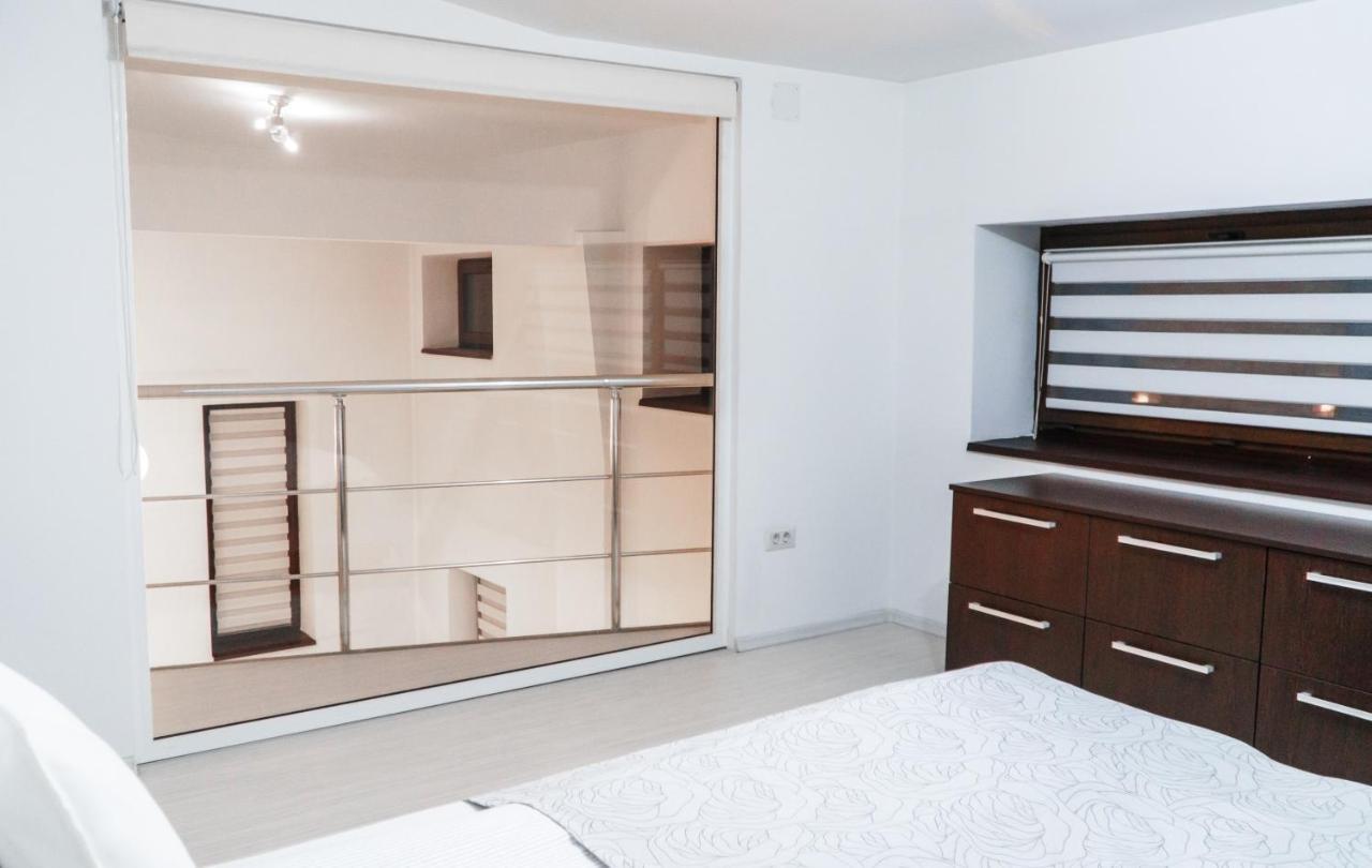 Vila Carolina Apulum Villa อัลบายูเลีย ภายนอก รูปภาพ