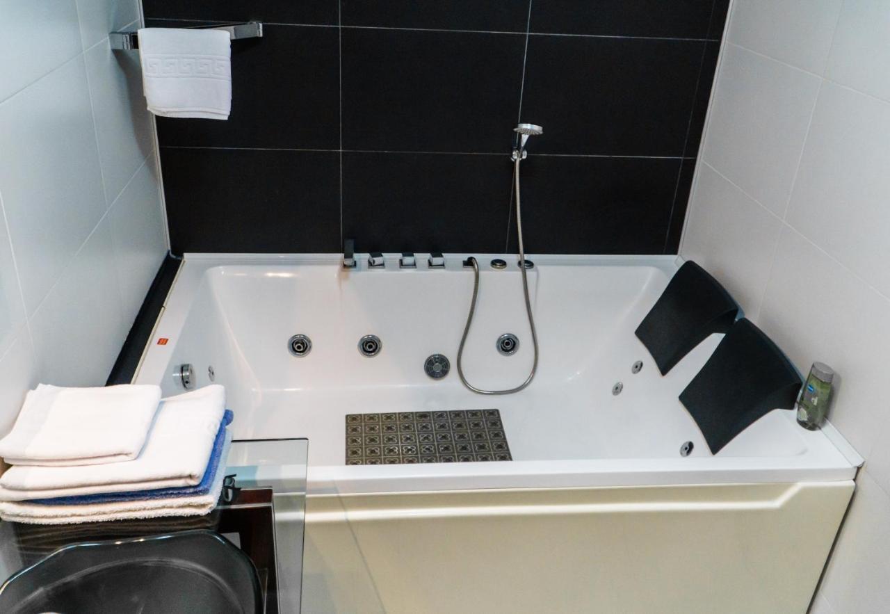 Vila Carolina Apulum Villa อัลบายูเลีย ภายนอก รูปภาพ