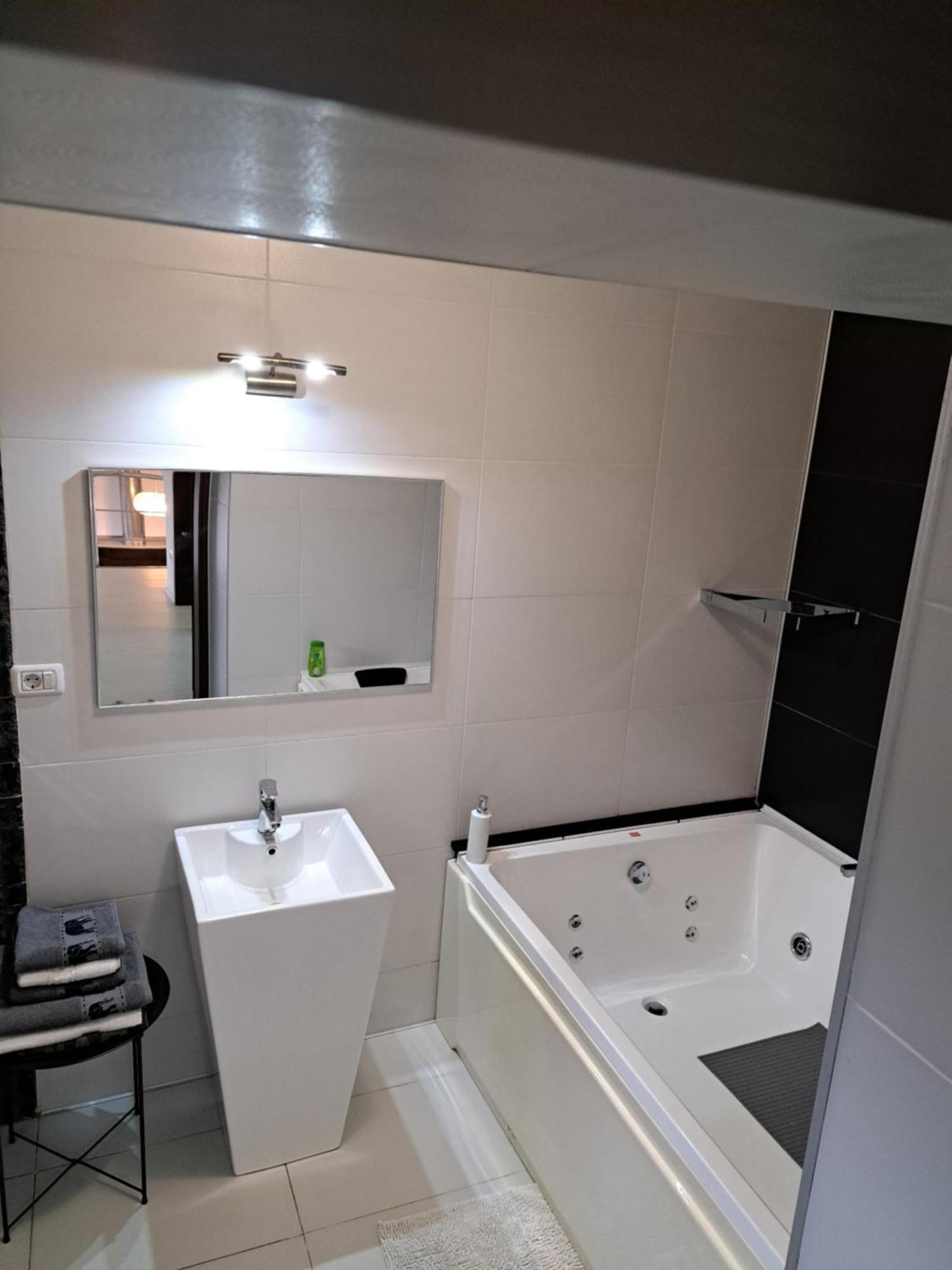 Vila Carolina Apulum Villa อัลบายูเลีย ภายนอก รูปภาพ